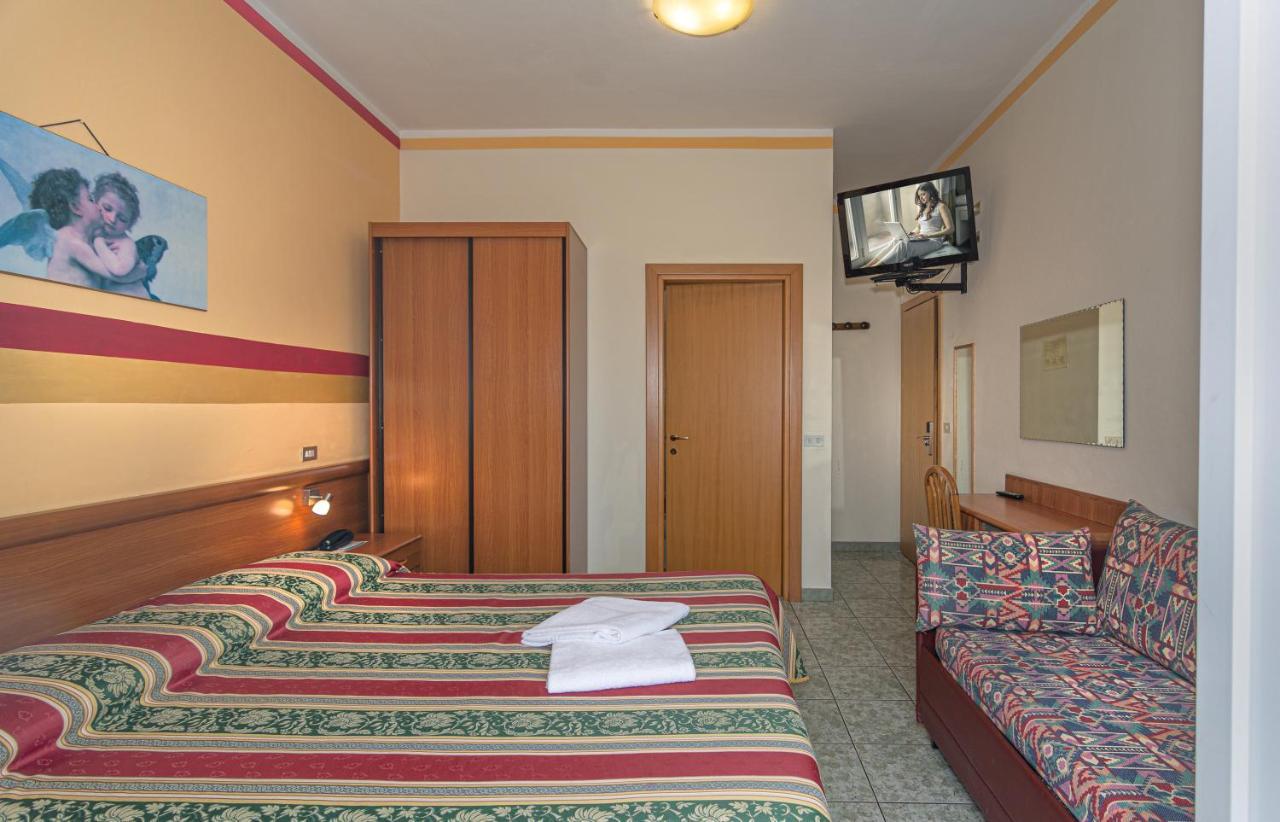 Hotel Dolly Viareggio Exterior photo