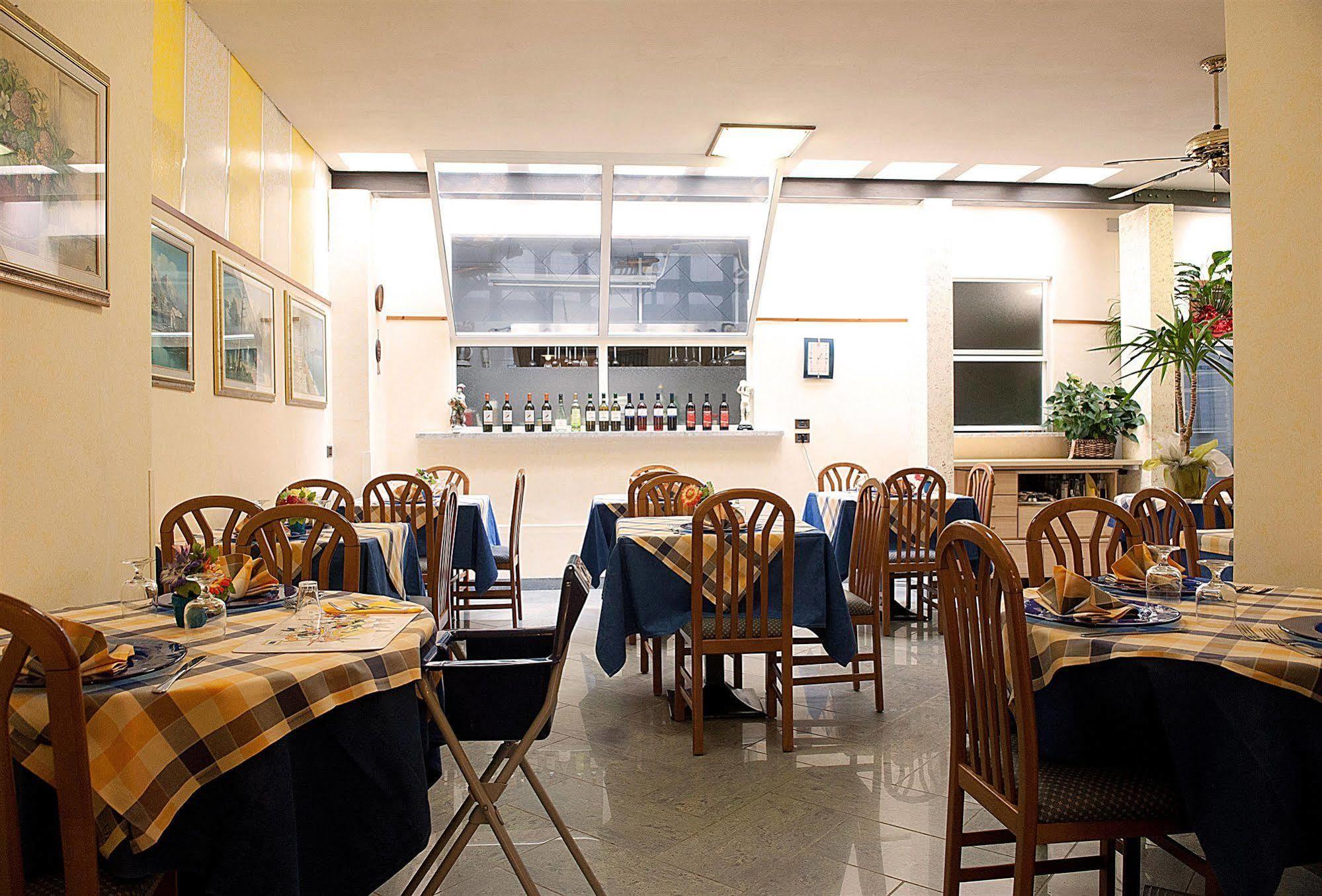 Hotel Dolly Viareggio Exterior photo