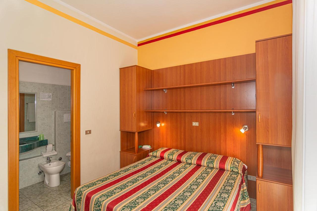 Hotel Dolly Viareggio Exterior photo